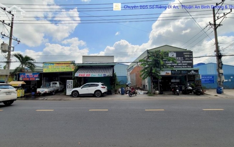 Bán đất và nhà tại mặt tiền đường D6, phường An Phú, Thành phố Thuận An, Bình Dương nay là trung tâm phường An Phú, thành phố Hồ Chí Minh.